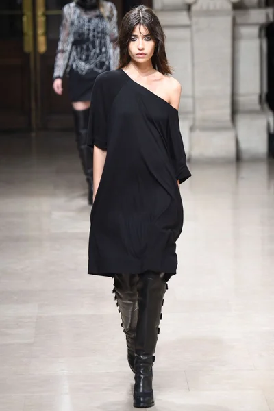 Look 5